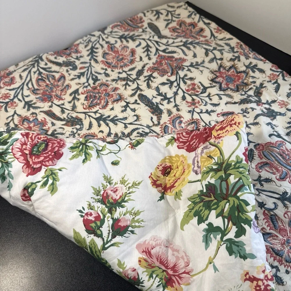 Pottery‎ Barn reversible Quilted Pillow Cover Sham Eloise Garden 25x25